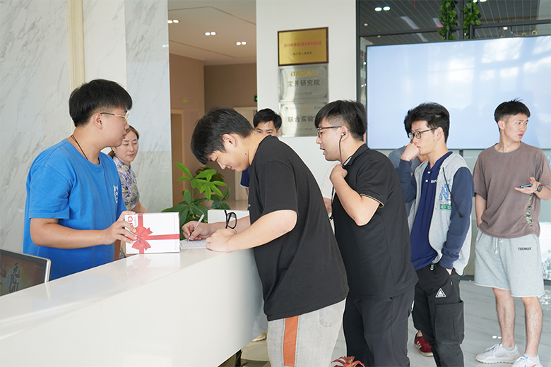 月圓中秋 · 集體慶生 | 溫馨九月，迎佳節(jié)，賀生辰，共團(tuán)圓！